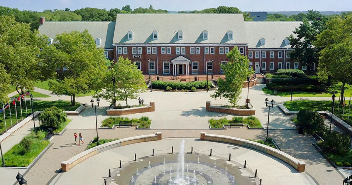SUNY Farmingdale State College campus